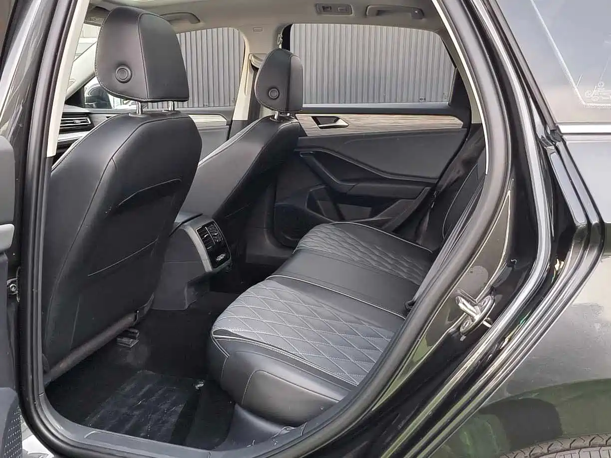 Volkswagen Sagitar 2023 300TSI DSG Surpassing Edition фото 8