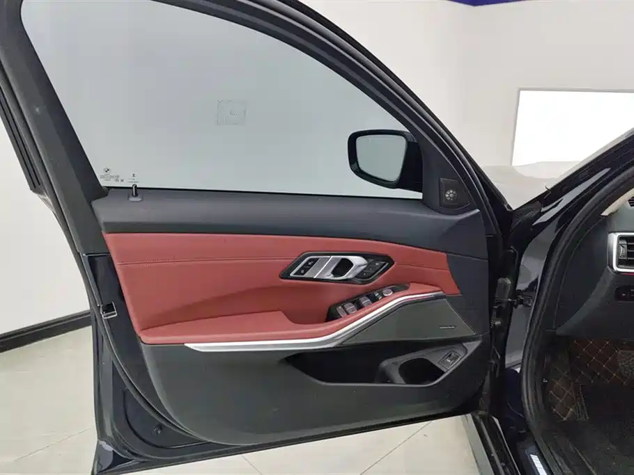 BMW 3 Series 2024 325Li M Sport Shadowline Package фото 7