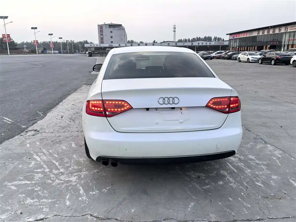 Audi A4L 2012 2.0 TFSI Auto Comfort фото 5