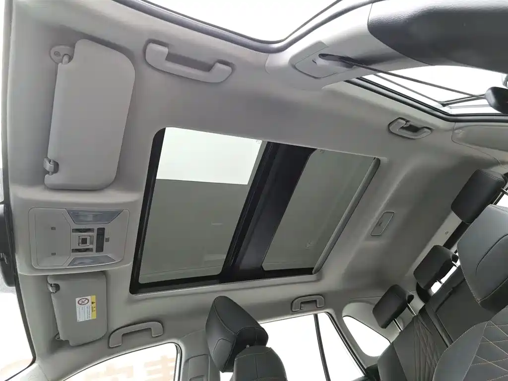 Toyota RAV4 Rongfang 2024 Hybrid 2.5L E-CVT FWD Elite Plus Edition фото 14