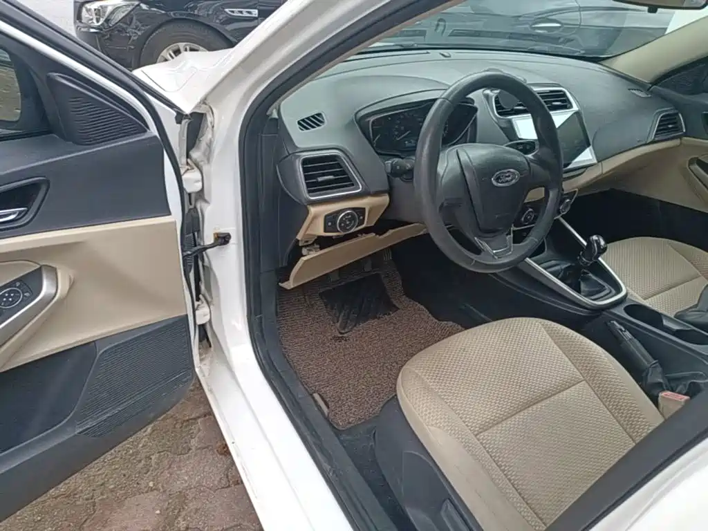 Ford Escort 2015 2015 1.5L Manual Comfort