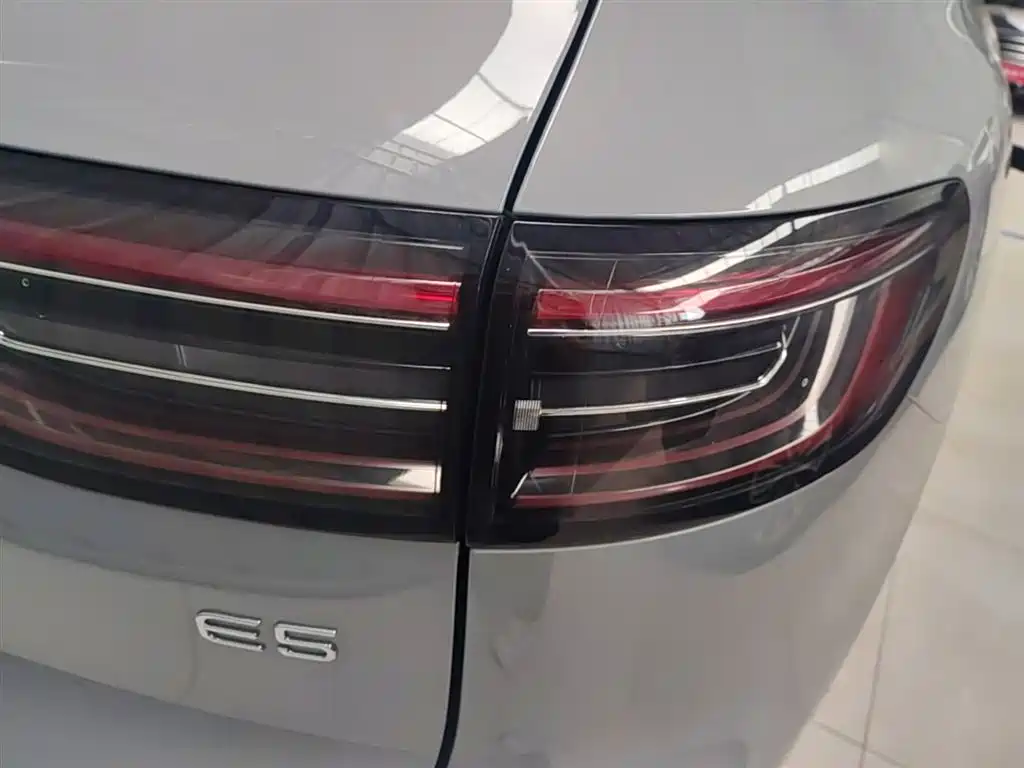 Geely Galaxy Galaxy E5 2026 530km Voyager Edition фото 8