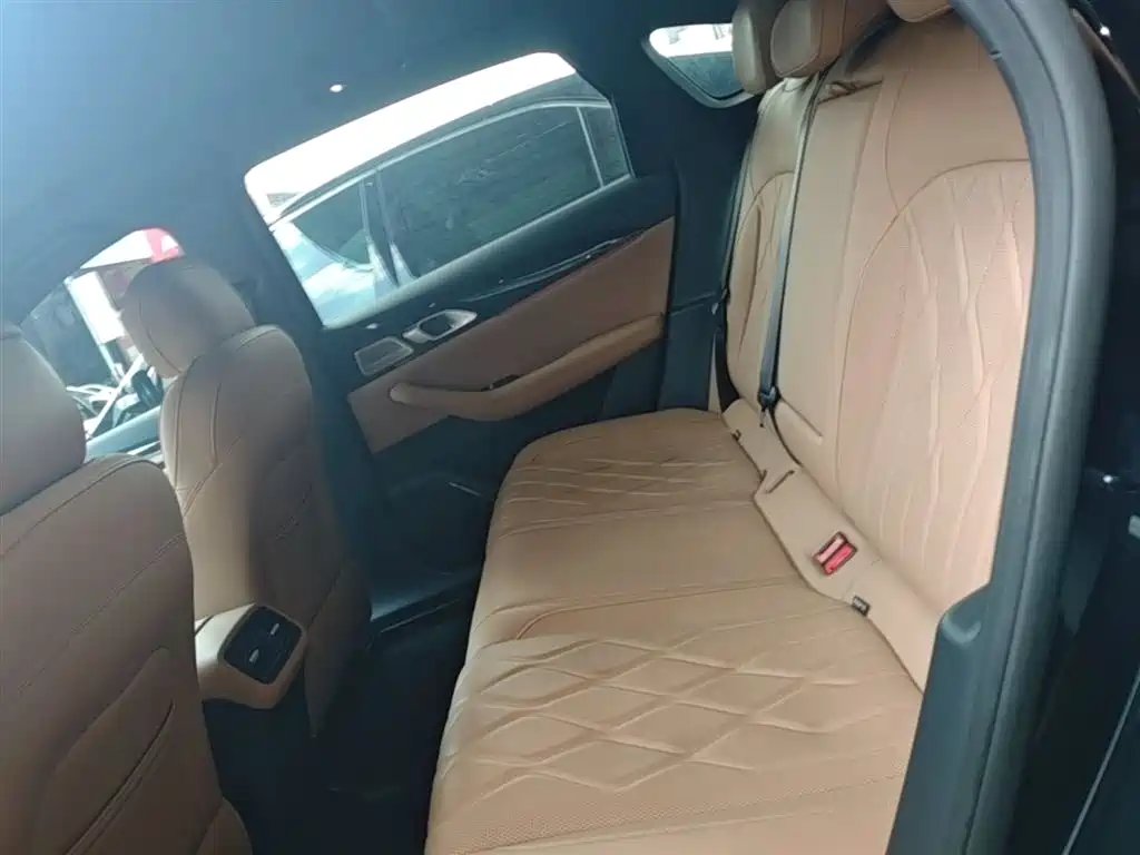 Geely Galaxy Galaxy A7 2025 EM-i фото 17