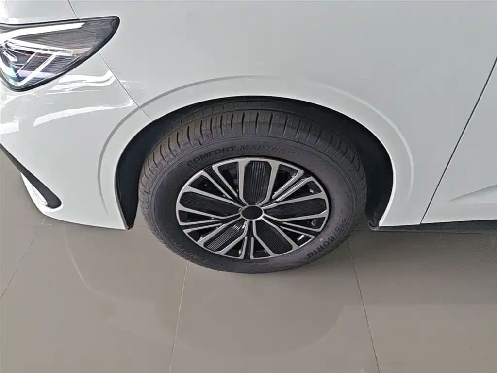 Geely Galaxy Galaxy Stellar 6 2025 60km Voyager Edition фото 23