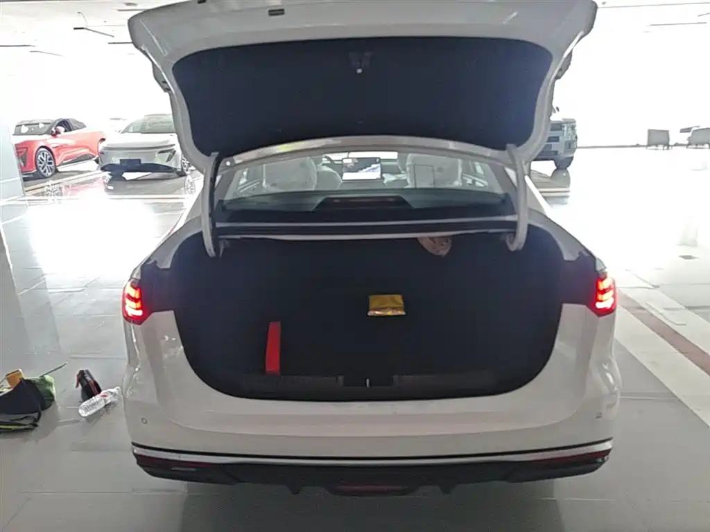 Geely Galaxy Galaxy Stellar 6 2025 60km Voyager Edition фото 19