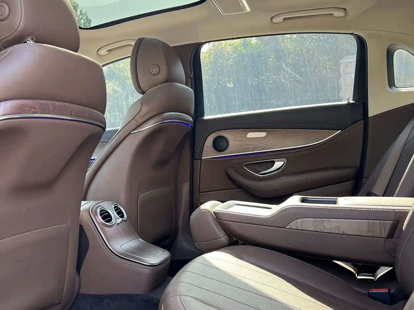 Mercedes-Benz E-Class 2022 E 300 L Fashion фото 11