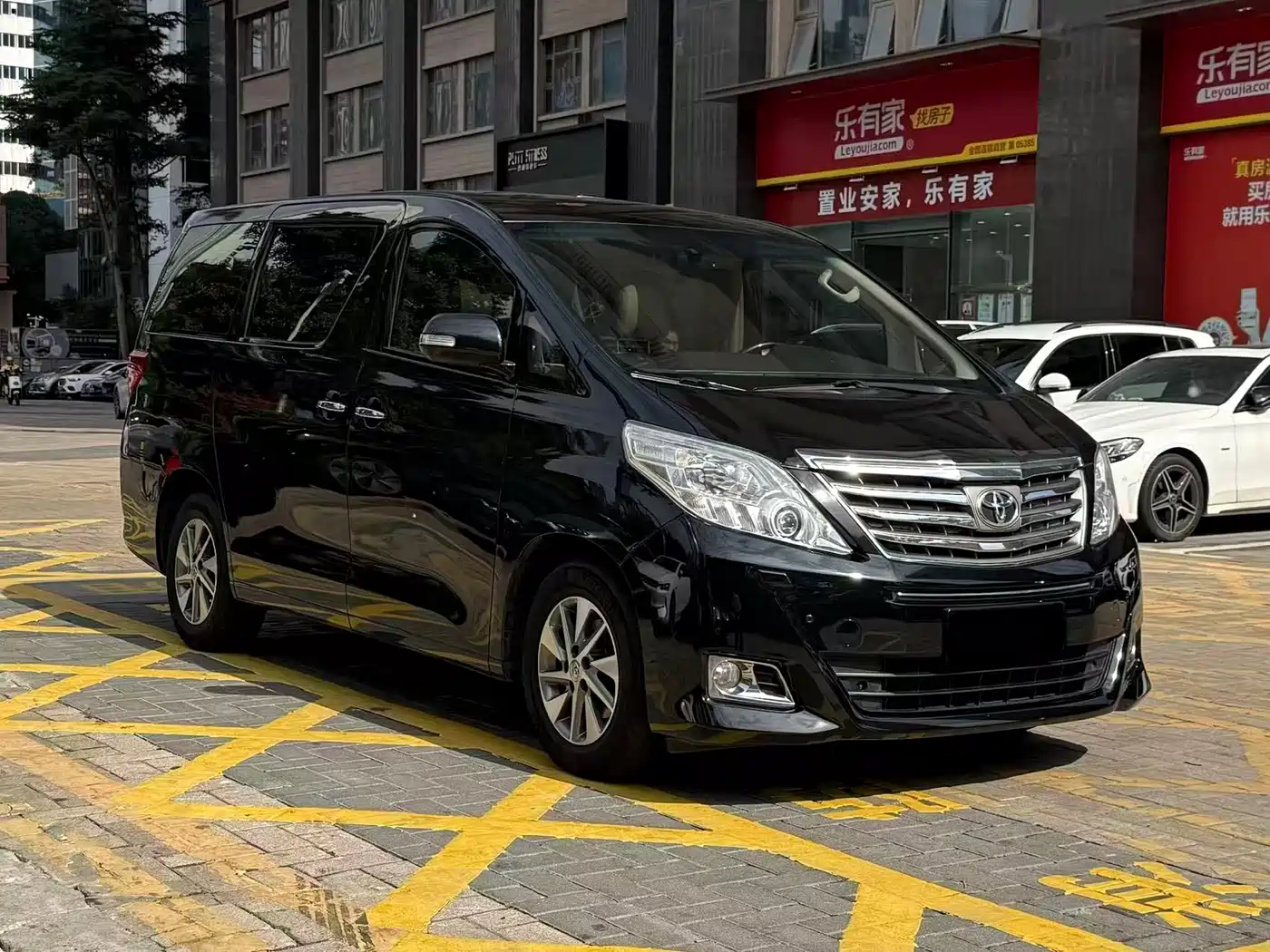 Toyota Alphard 2012 2.4L Luxury Edition фото 3
