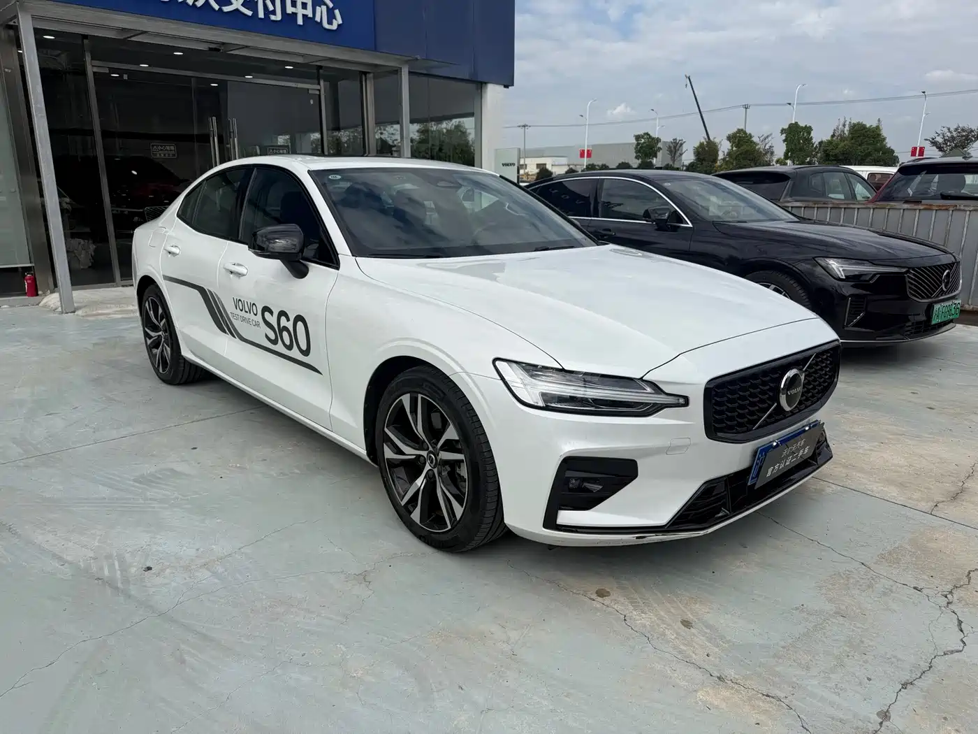 Volvo S60 2024 2025 B5 Elegance Sport Edition