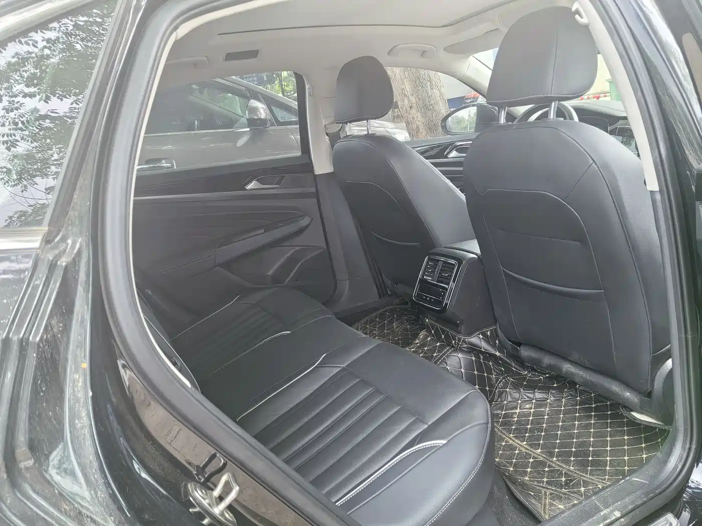 Volkswagen Passat 2023 330TSI Elite Edition фото 5