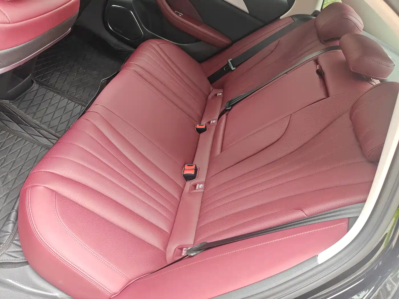 Hongqi H5 PHEV 2025 130 Super Hybrid Edition фото 14