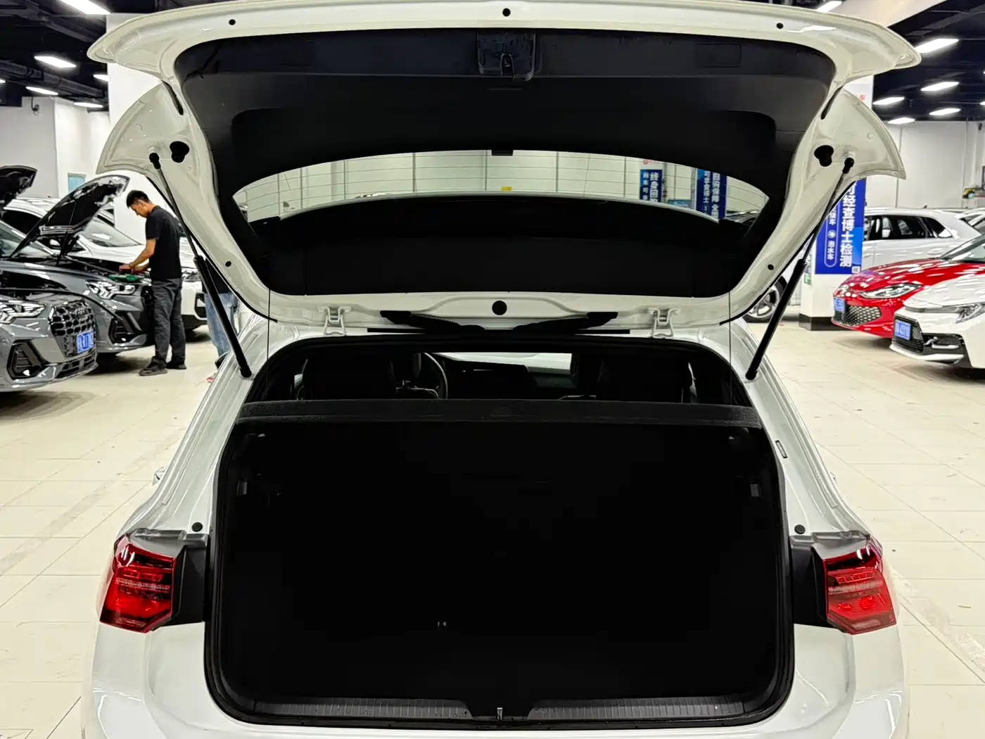 Volkswagen Golf 2021 280TSI DSG R-Line фото 20
