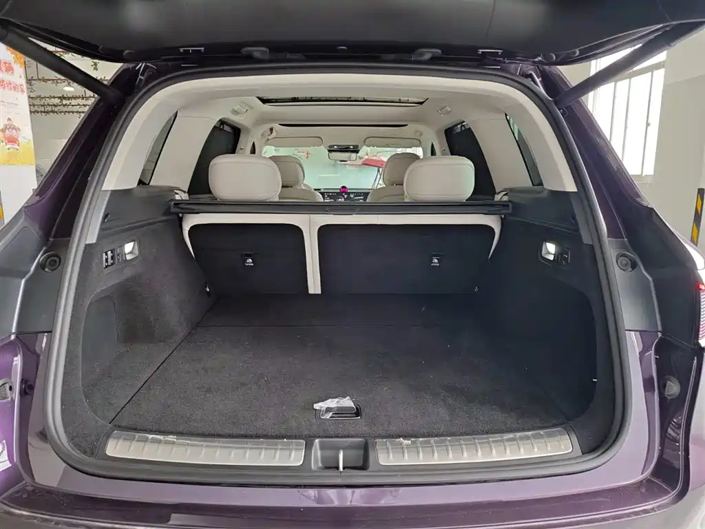 AITO Wenjie AITO M8 2025 Range Extender Max+ Edition 53.4kWh 5-seater фото 25