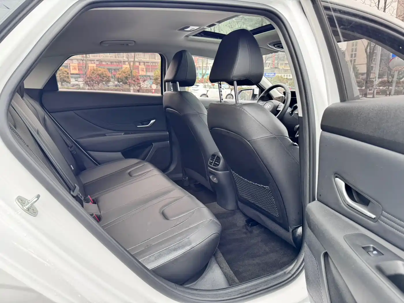 Hyundai Elantra 2023 1.5L CVT GLX Elite Edition фото 12