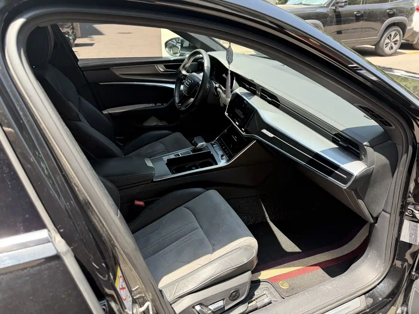 Audi A6L New Energy 2022 55 TFSI e quattro фото 9