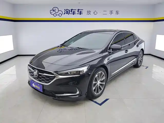 Buick LaCrosse 652T, Люкс