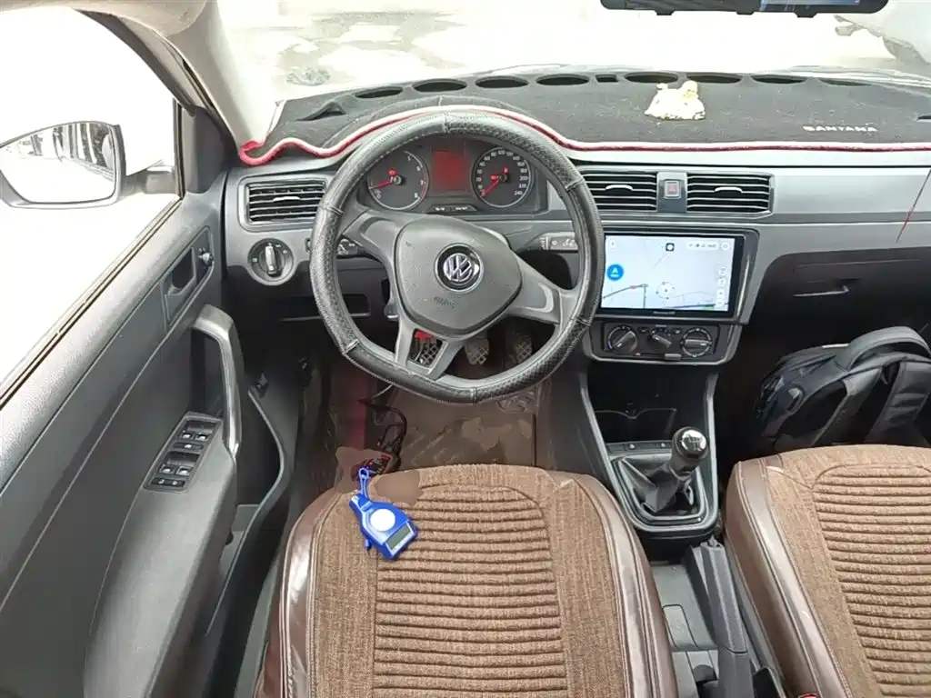 VOLKSWAGEN SANTANA