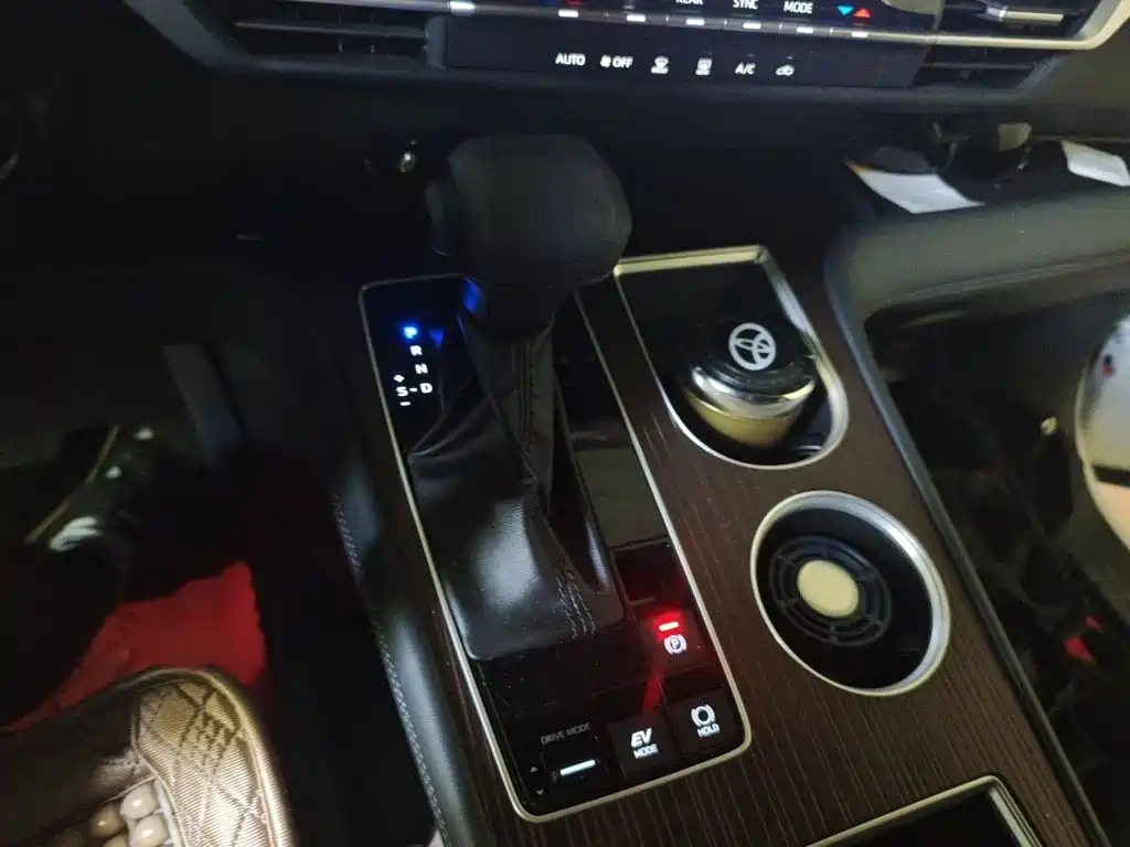 Фото 7 - Toyota Granvia