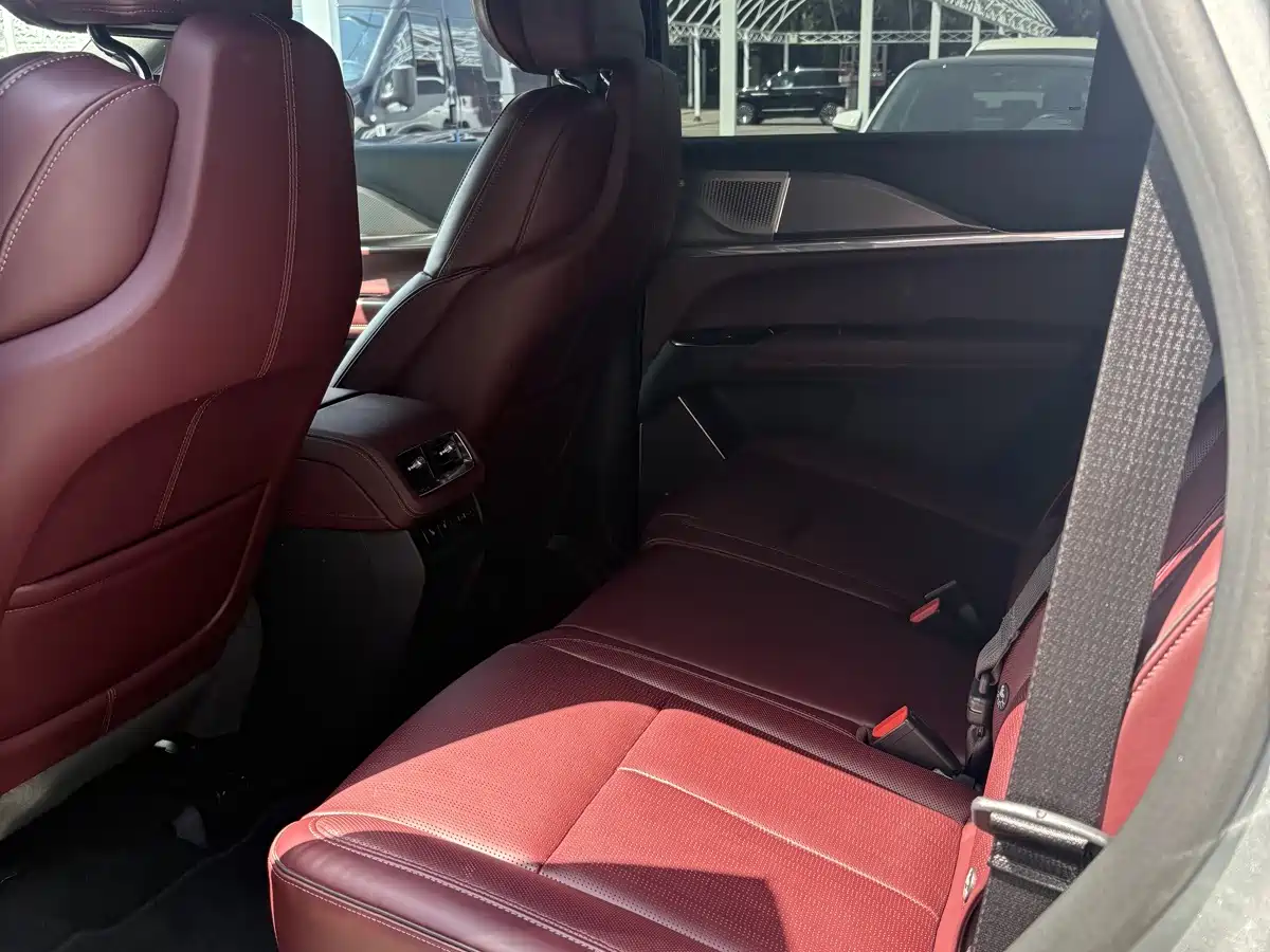 Cadillac XT5 2025 2025 Model 2.0T Platinum