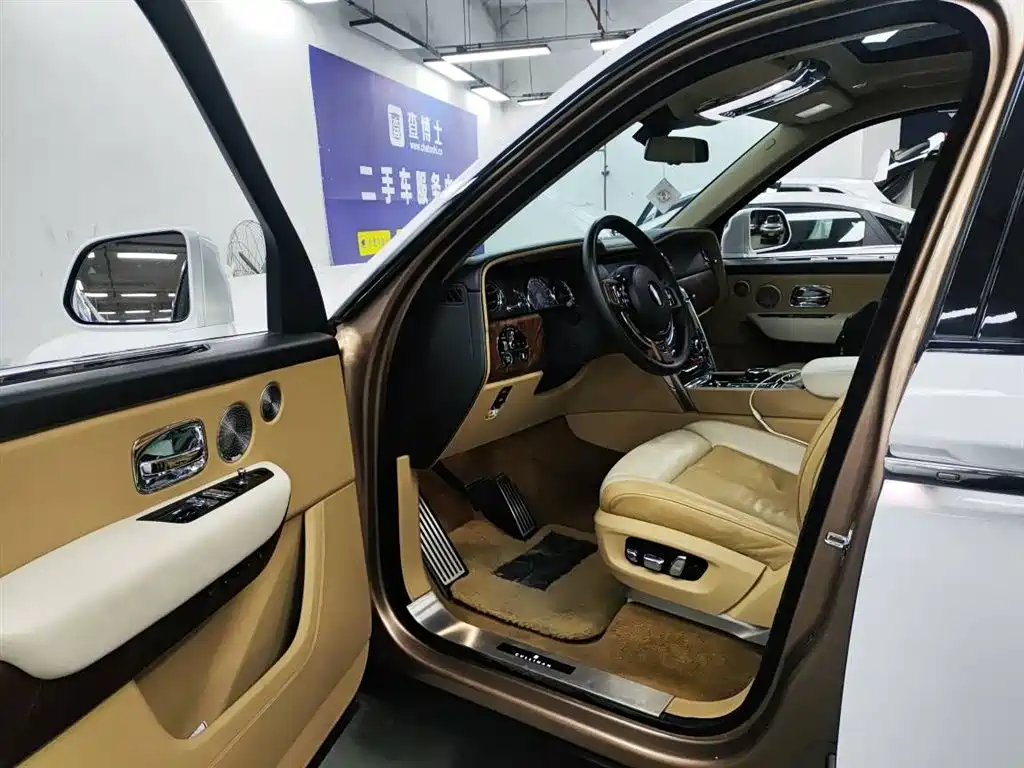 Rolls-Royce Cullinan 2018 4-Seater Version фото 4