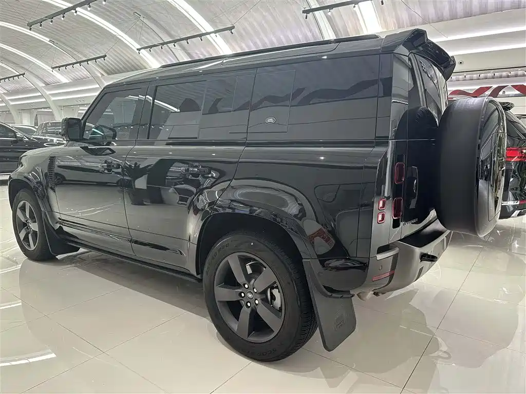 Land Rover Defender 2024 110 3.0T P400 X-DYNAMIC HSE фото 17