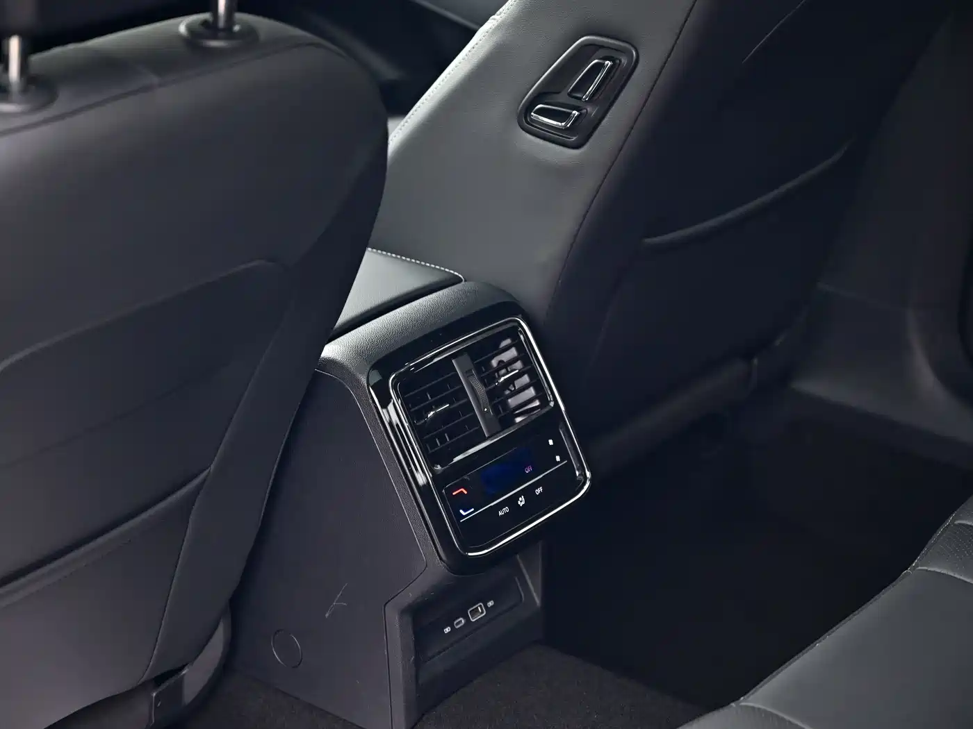 Volkswagen Passat 2024 Model 380TSI Starlight Elite фото 14