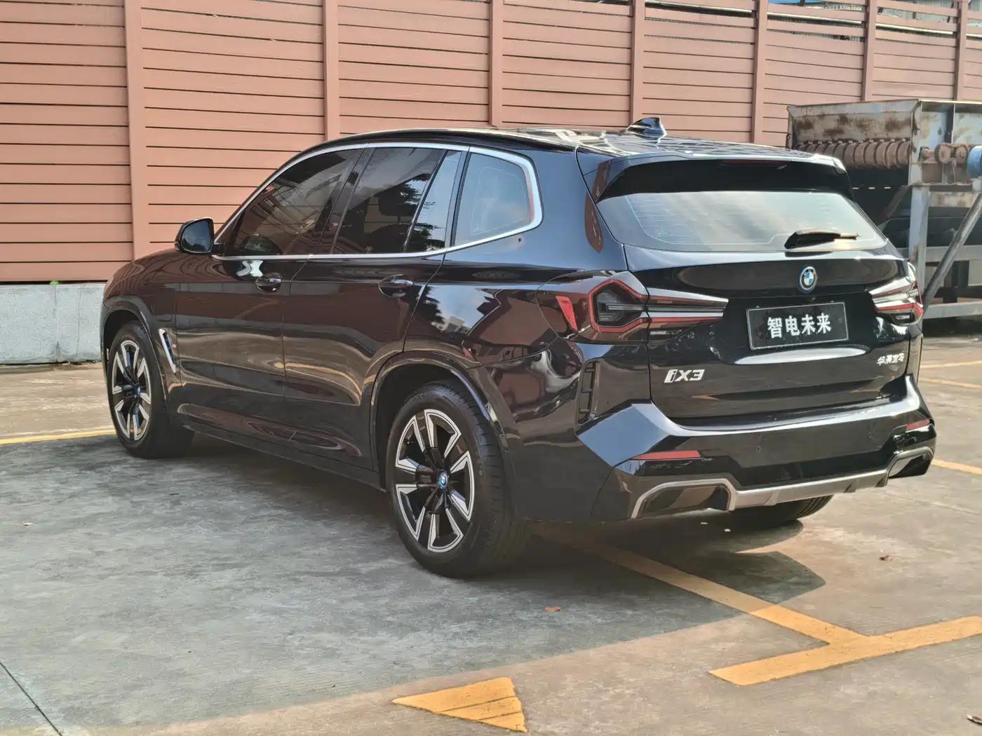 BMW iX3 2024 Leading Edition фото 5