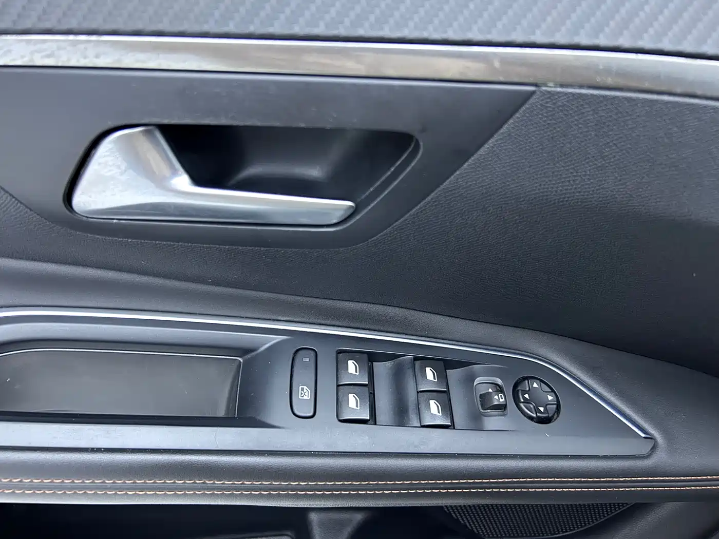 Peugeot 5008 2017 350THP 7-seat Elite Edition фото 11