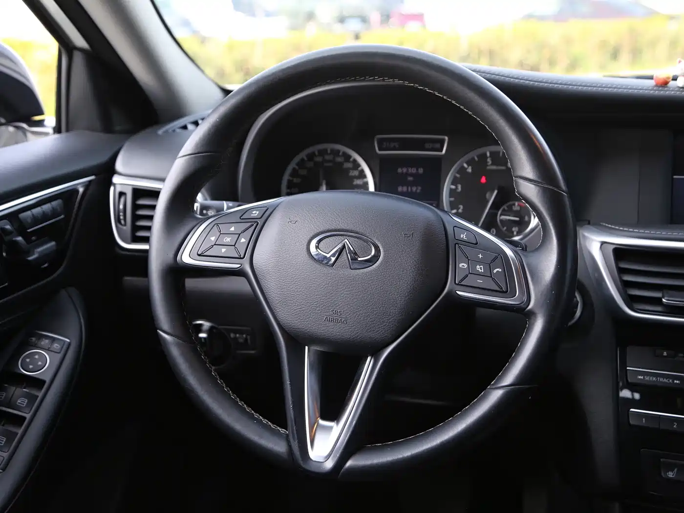 Infiniti QX30 2018 2017 Model 1.6T 2WD Sport
