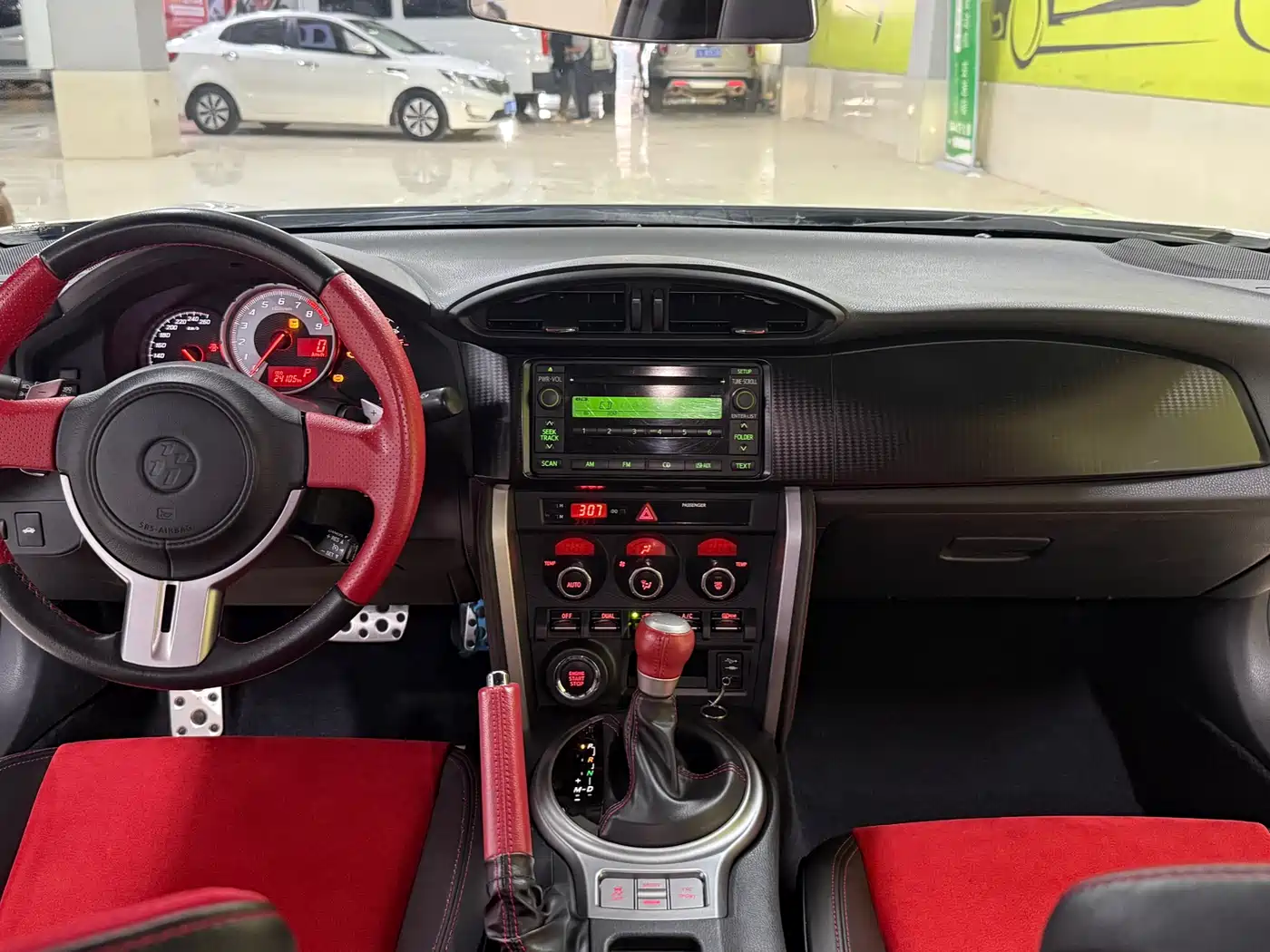 Toyota 86 2013 2.0L Automatic Luxury фото 11