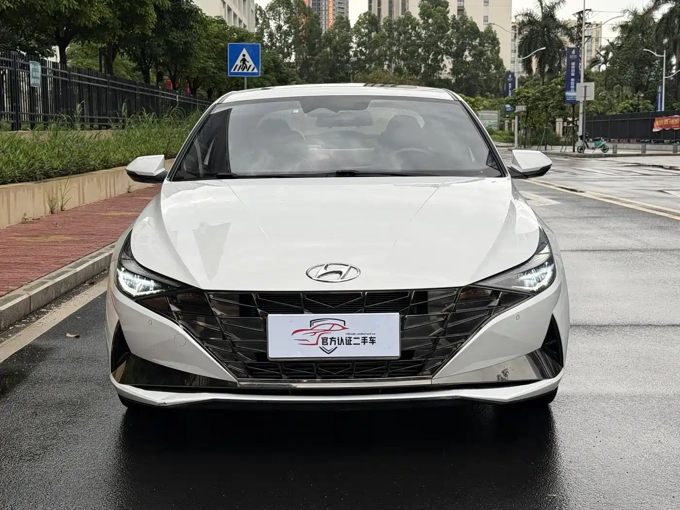 Hyundai Elantra 2021 240TGDi DCT LUX Premium Edition фото 2