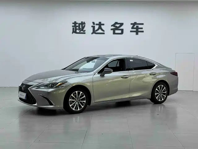 Lexus ES 2022