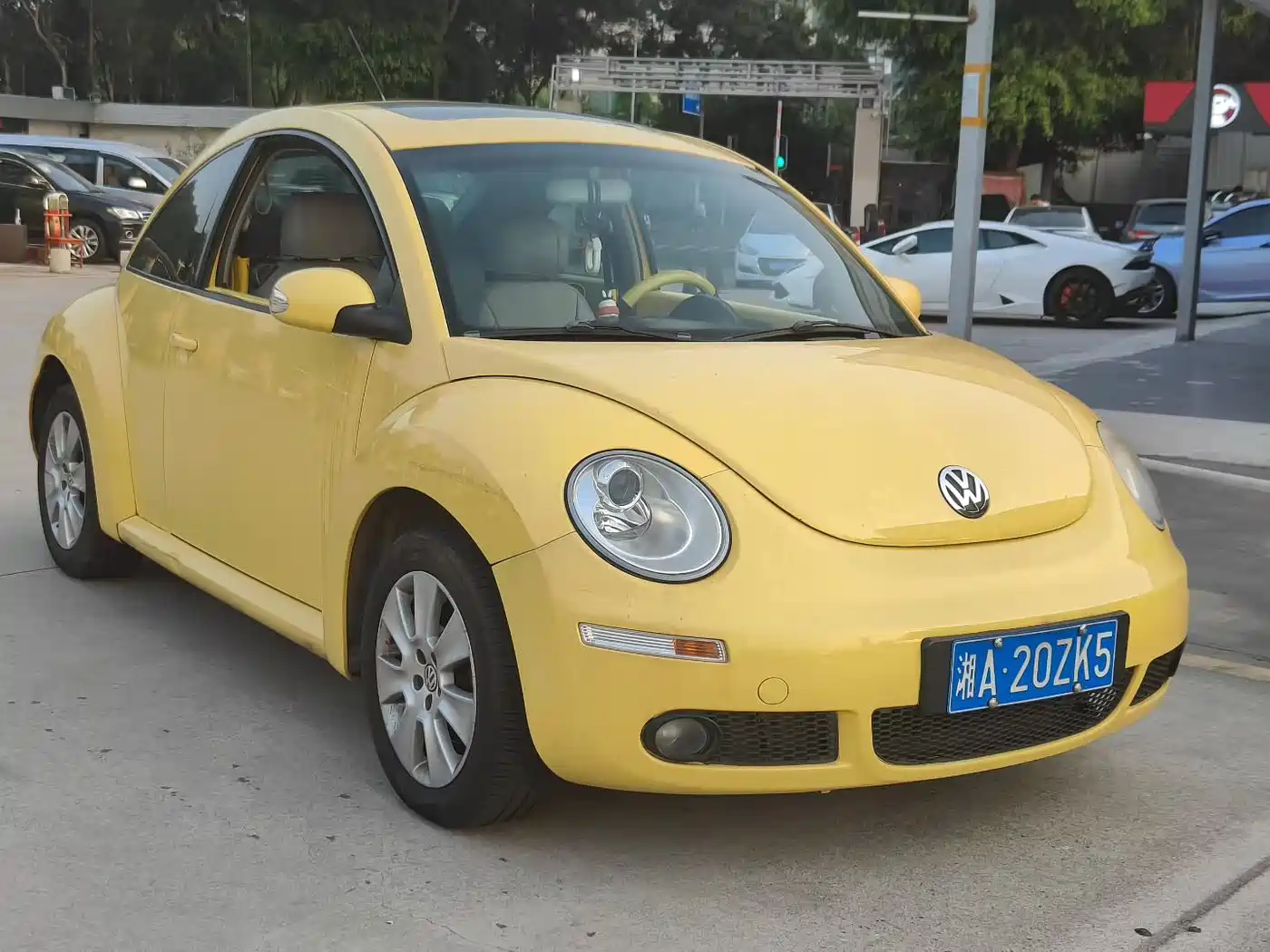 Volkswagen Beetle 2010 Model 2.0 BlackOrange Comfort Edition фото 12
