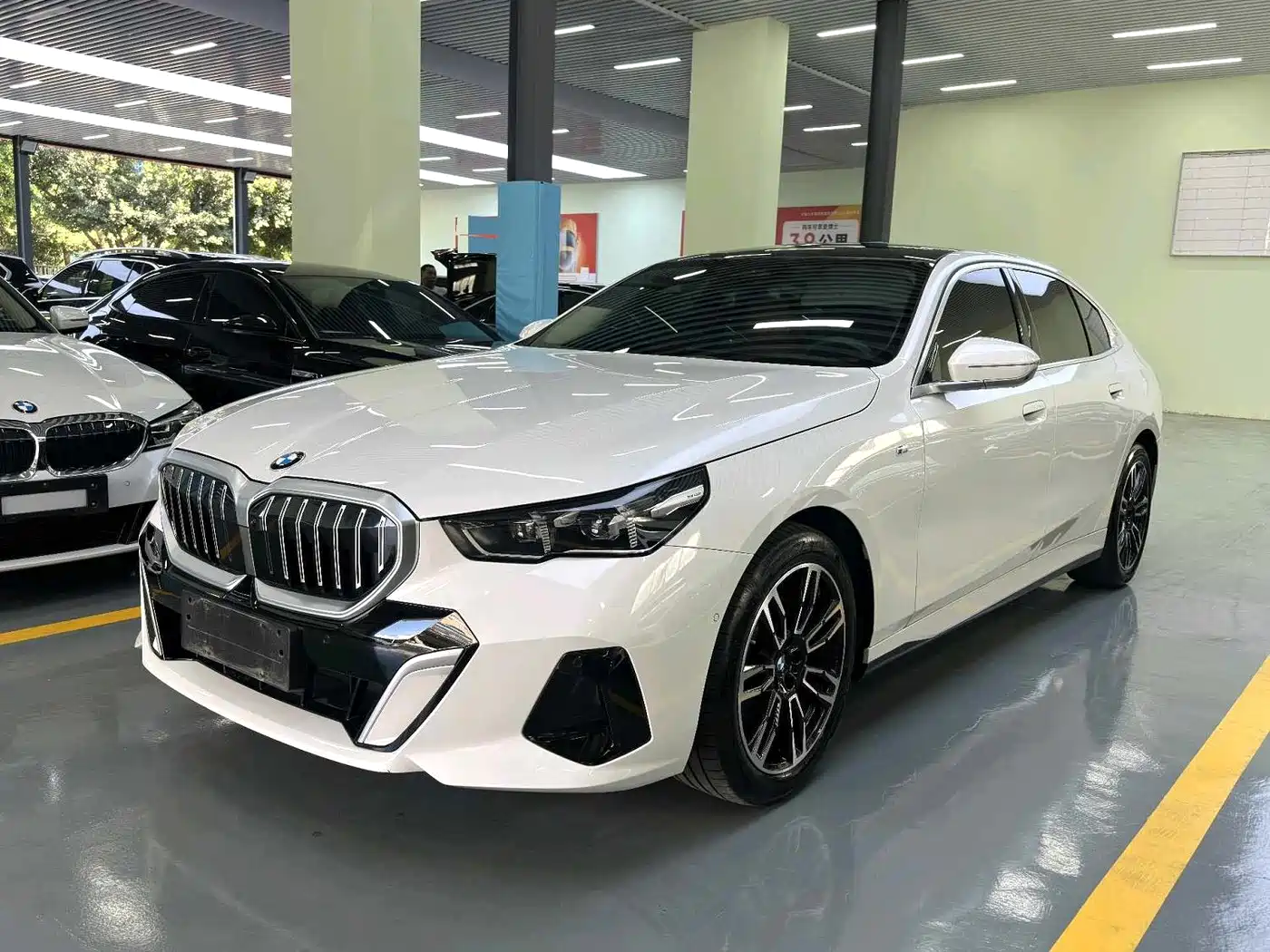 Фото 1 - BMW 5 Series