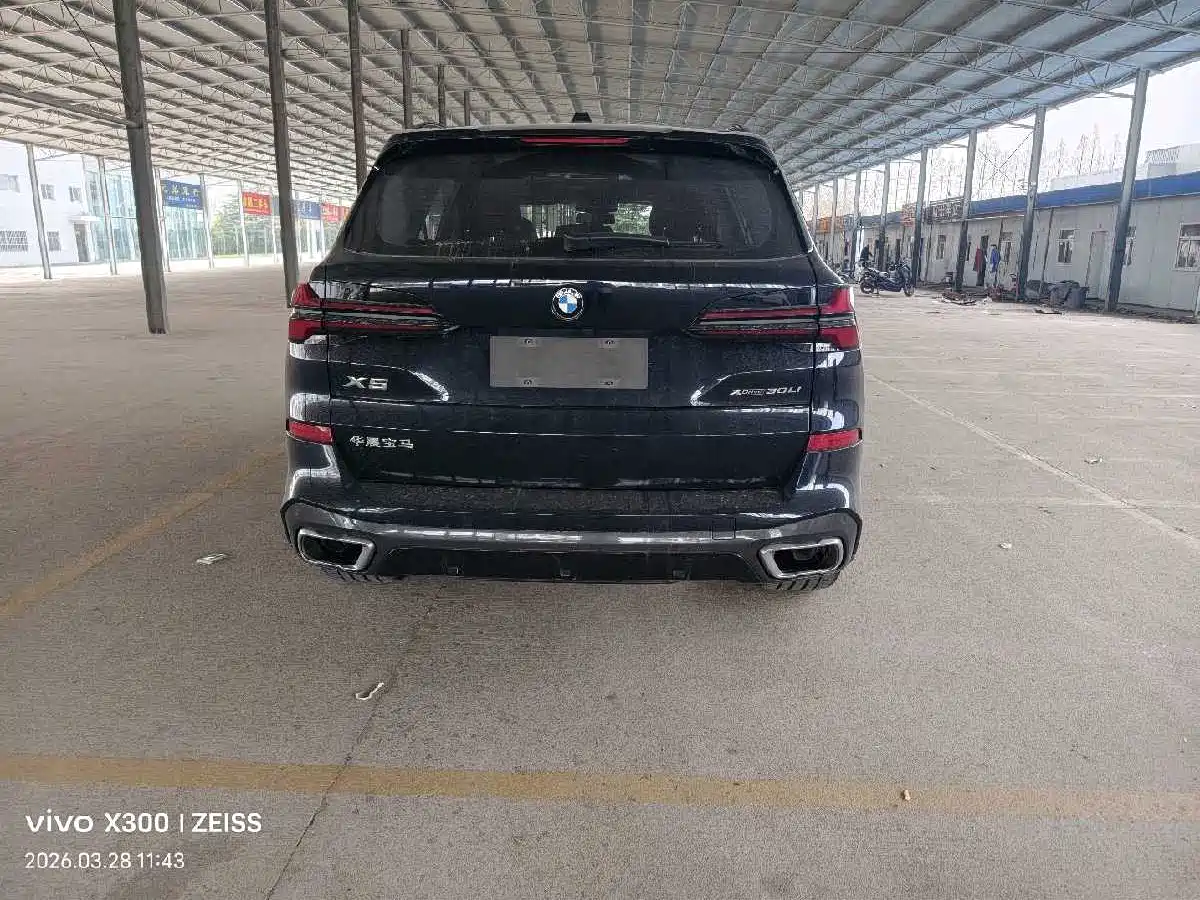 BMW X5 2023 xDrive 30Li Premium M Sport Black Night Package фото 6