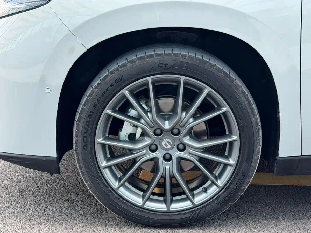 Фото 6 - Leapmotor C10