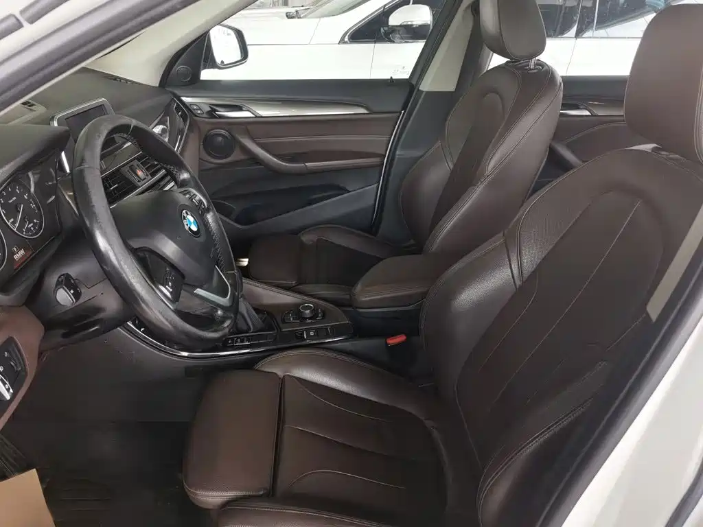 Фото 12 - BMW X1