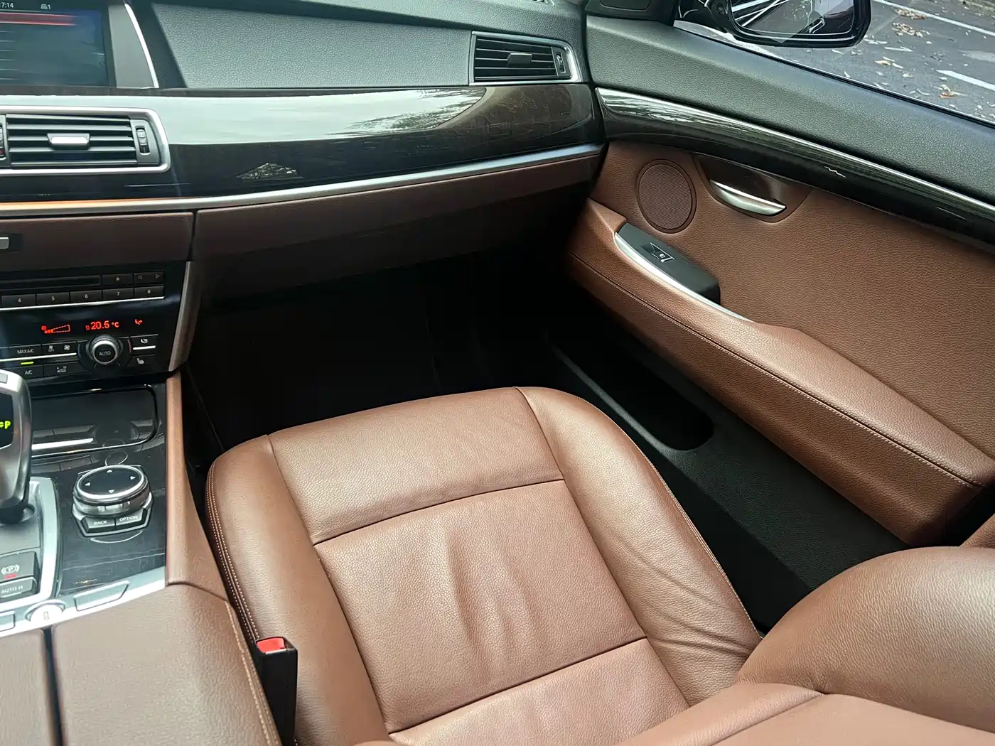 BMW 5 Series GT 2014 535i Leading фото 14