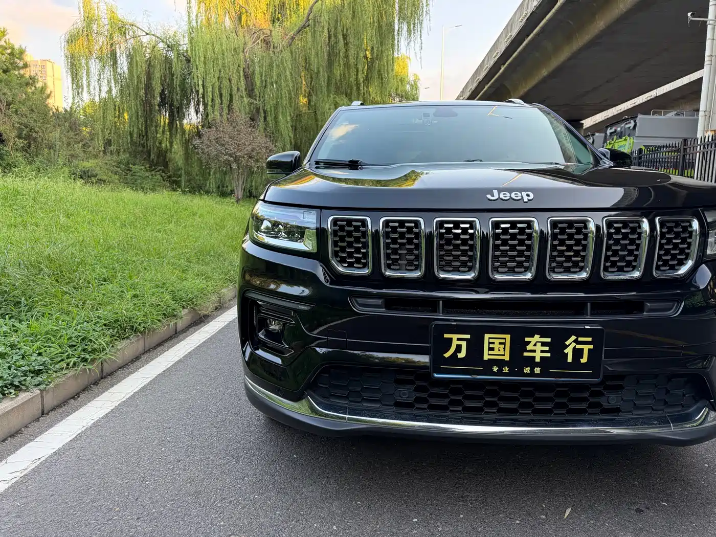 Jeep Grand Commander 2021 2022 2.0T 2WD Luxury Edition
