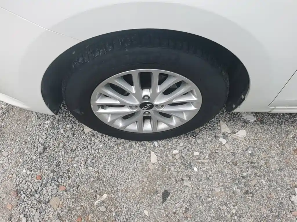 Kia K2 2017 2017 Sedan 1.4L AT GLS
