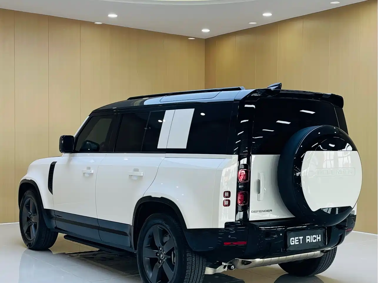 Land Rover Defender 2025 110 3.0T P400 -Dynamic HSE фото 7
