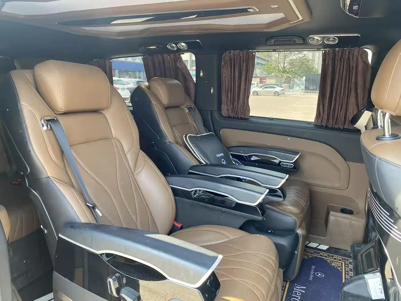 Mercedes-Benz Vito 2024 2.0T Elite Edition 7-Seater фото 12