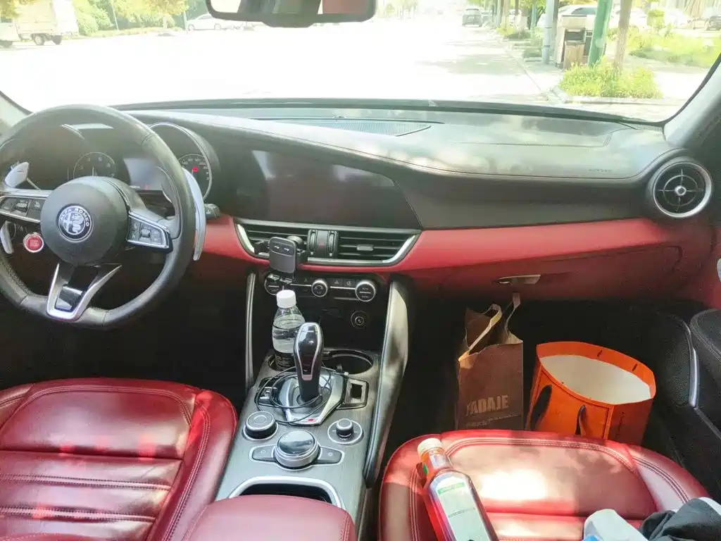 Alfa Romeo Giulia 2020 2020 2.0T 280HP Luxury Edition