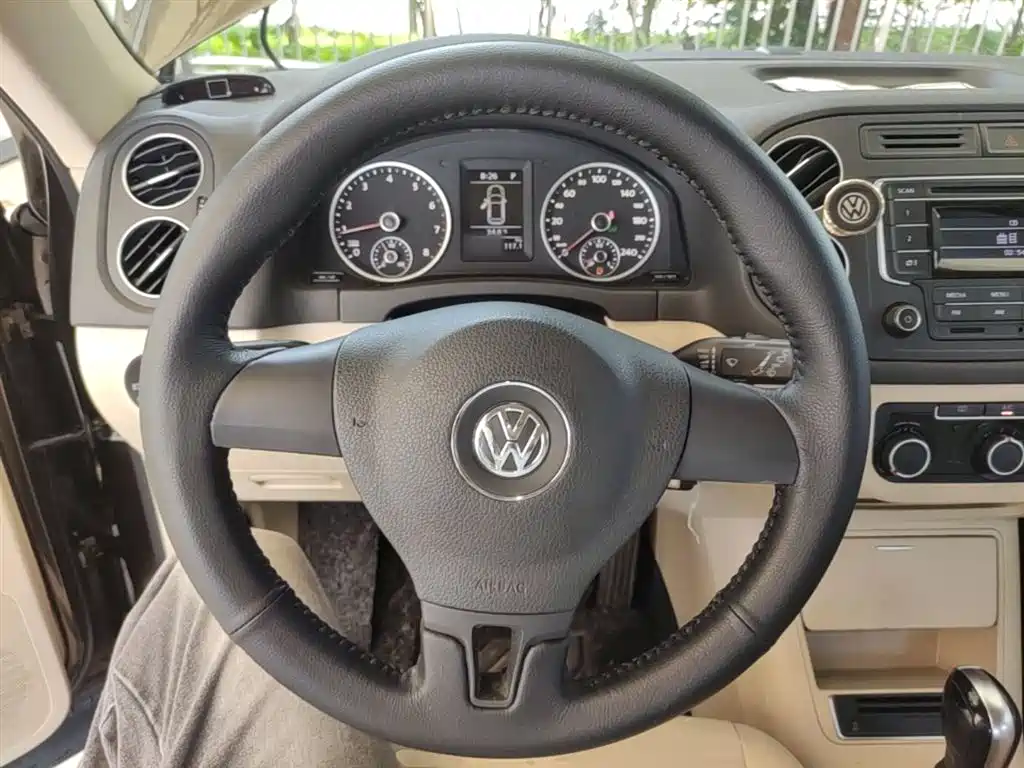 Volkswagen Tiguan 2015 1.8TSI Automatic 2WD Trendline фото 11