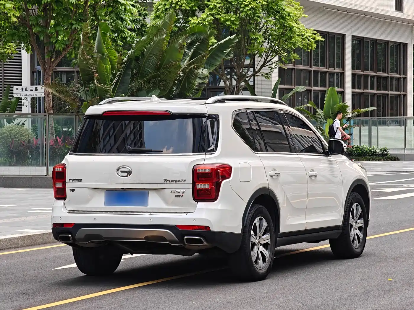 GAC Trumpchi Trumpchi GS7 2017 320T 2WD Luxury Smart Connect фото 9
