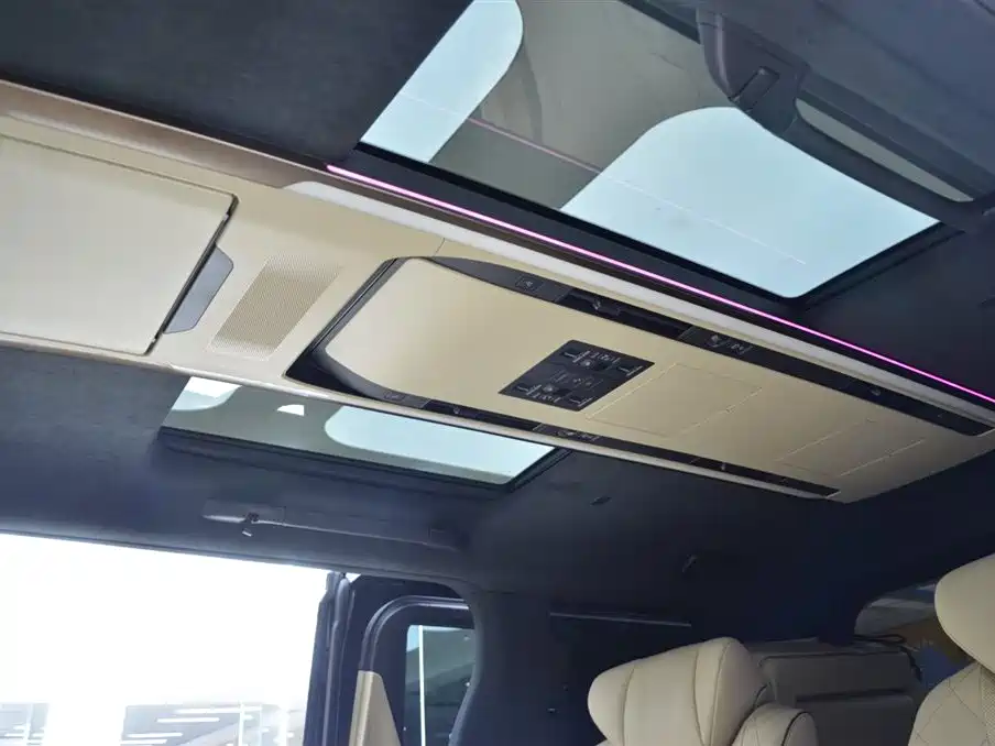 Toyota Vellfire 2025 Crown Hybrid 2.5L Ink Gold Edition фото 10