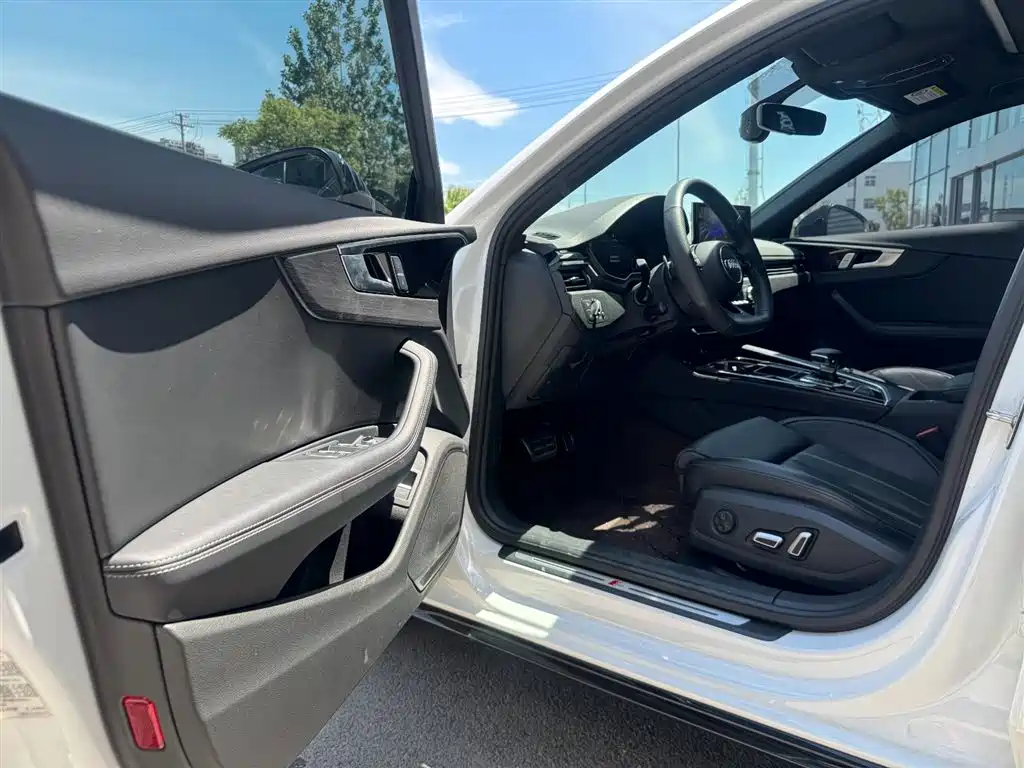 Audi A4L 2024 40 TFSI Luxury Dynamic фото 5