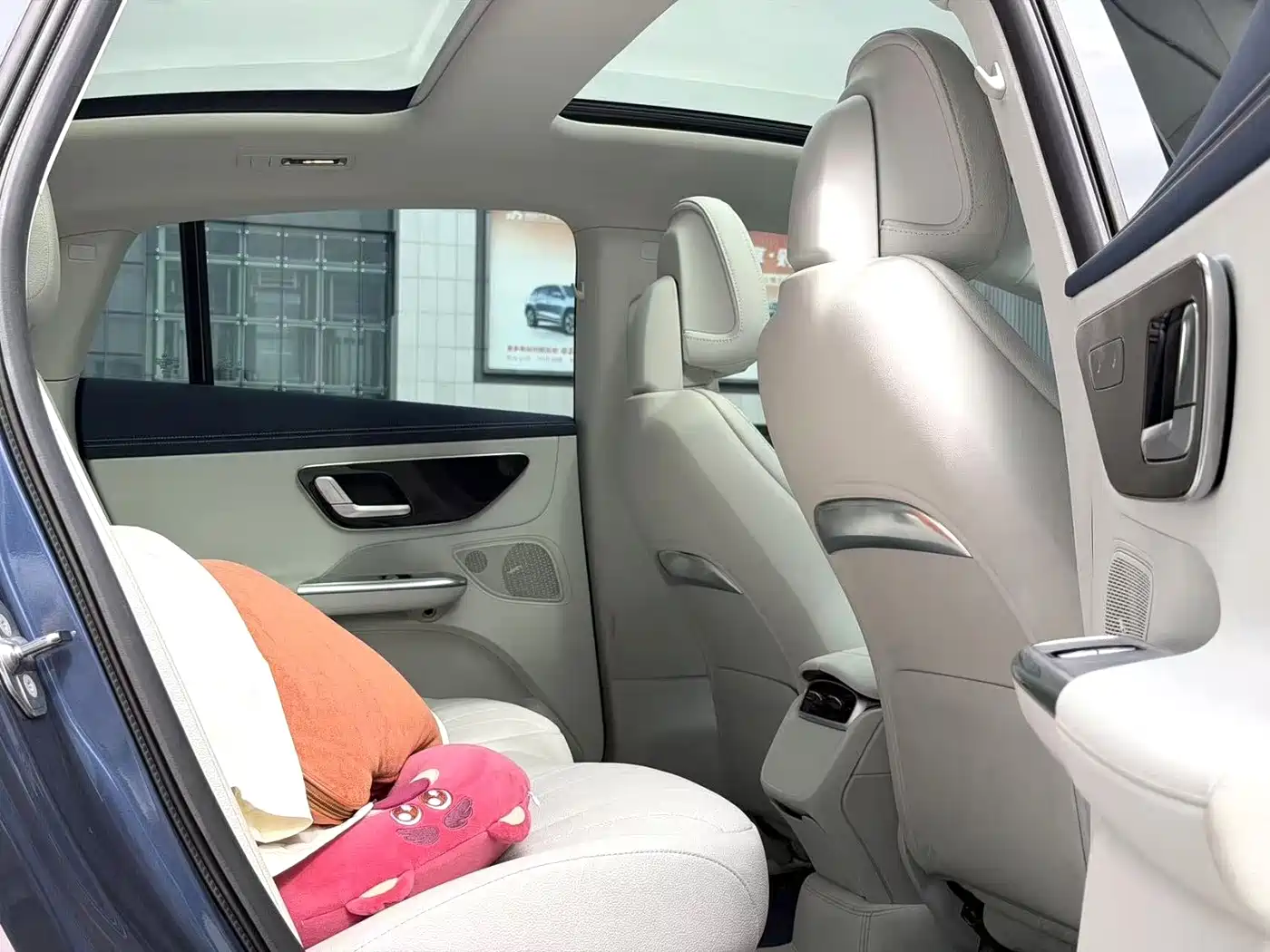 Mercedes-Benz EQE 2024 2025 Model 500 4MATIC Luxury Edition