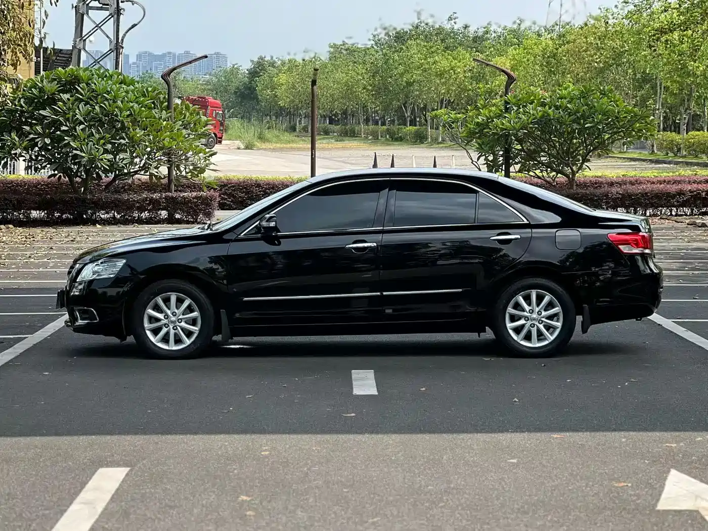 Toyota Camry 2011 240G Luxury Anniversary Edition фото 5