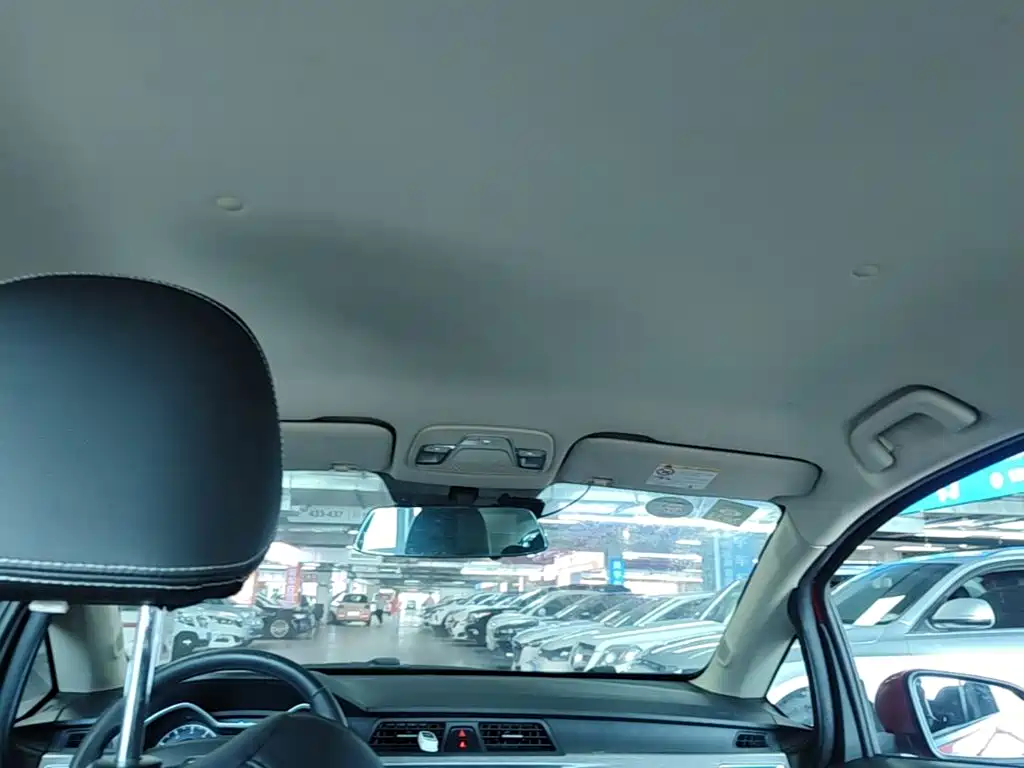 Фото 18 - Geely Vision X3