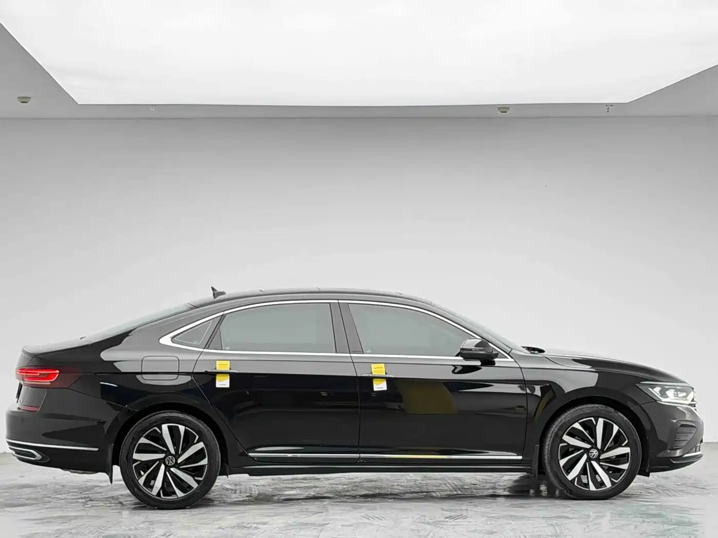 Volkswagen Passat 2024 380TSI Elite Edition фото 8